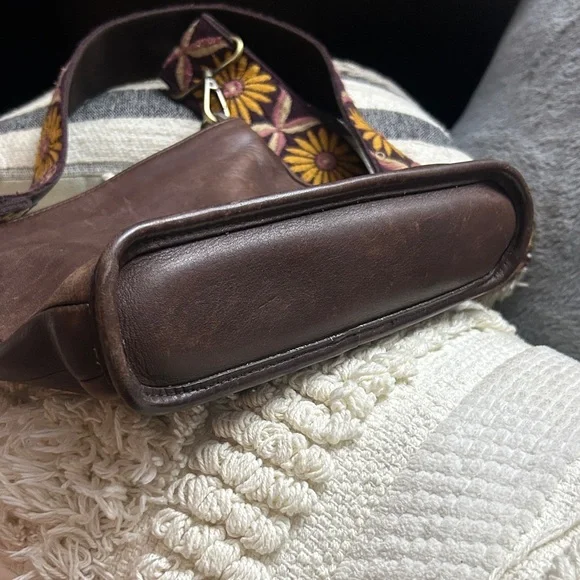 Vintage Coach Brown Leather Bag - Picture 5 of 7